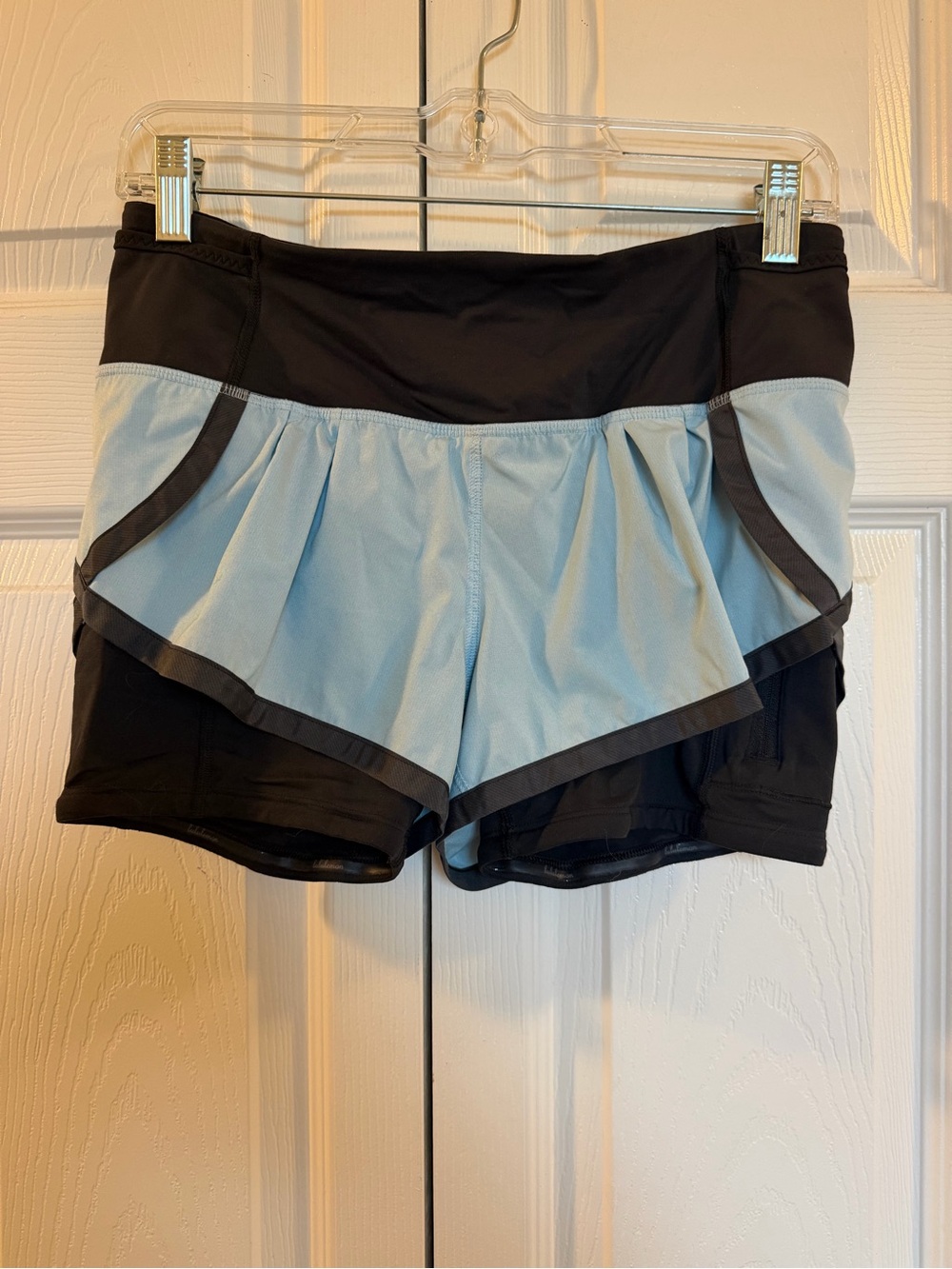 Lululemon Women’s Two-Tone Performance Running Shorts - Black & Light Blue